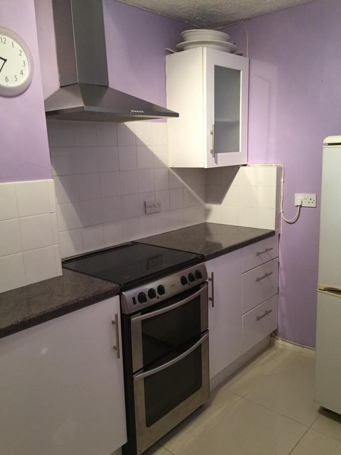 Waltham Abbey Private Property Bagian luar foto