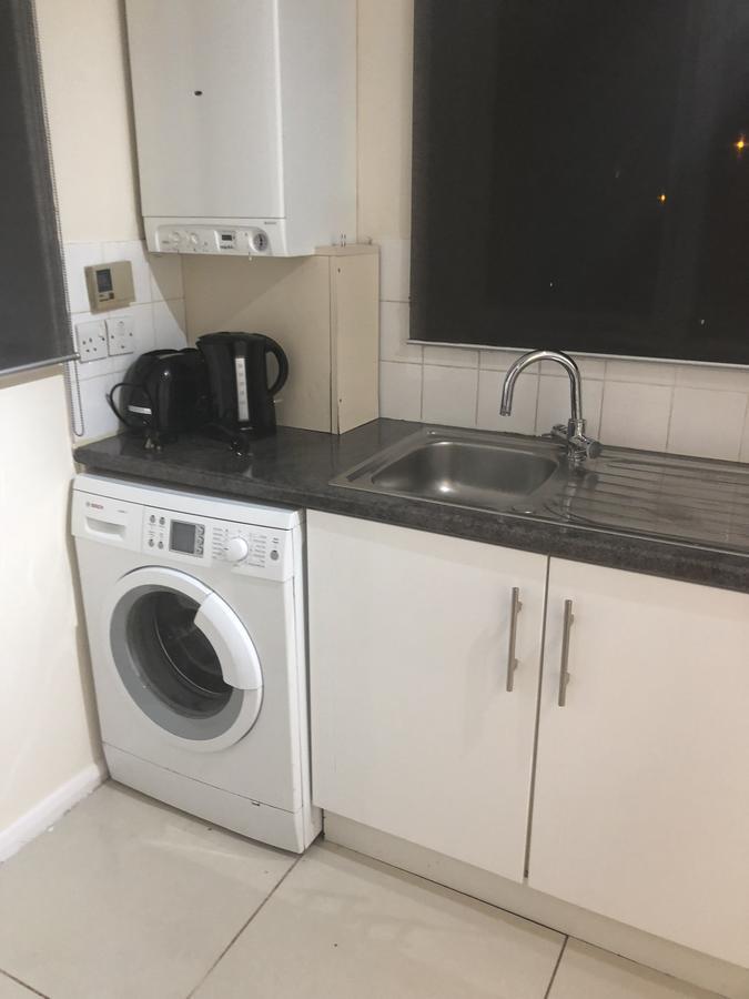 Waltham Abbey Private Property Bagian luar foto
