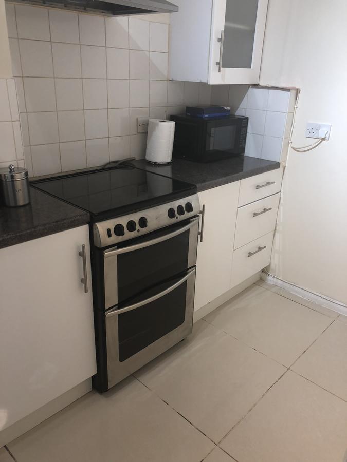 Waltham Abbey Private Property Bagian luar foto
